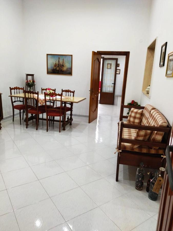 Nonno Ciccio Apartment Lizzano  Bagian luar foto